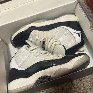 Air Jordan 11 retro size 6